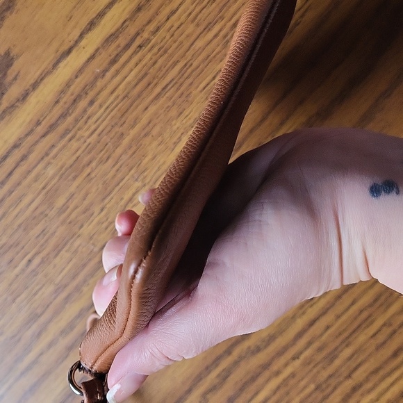 Coach Wristlet - Picture 16 of 17